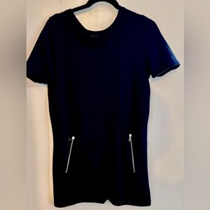 Gap navy blue tshirt dress with zipper pockets.